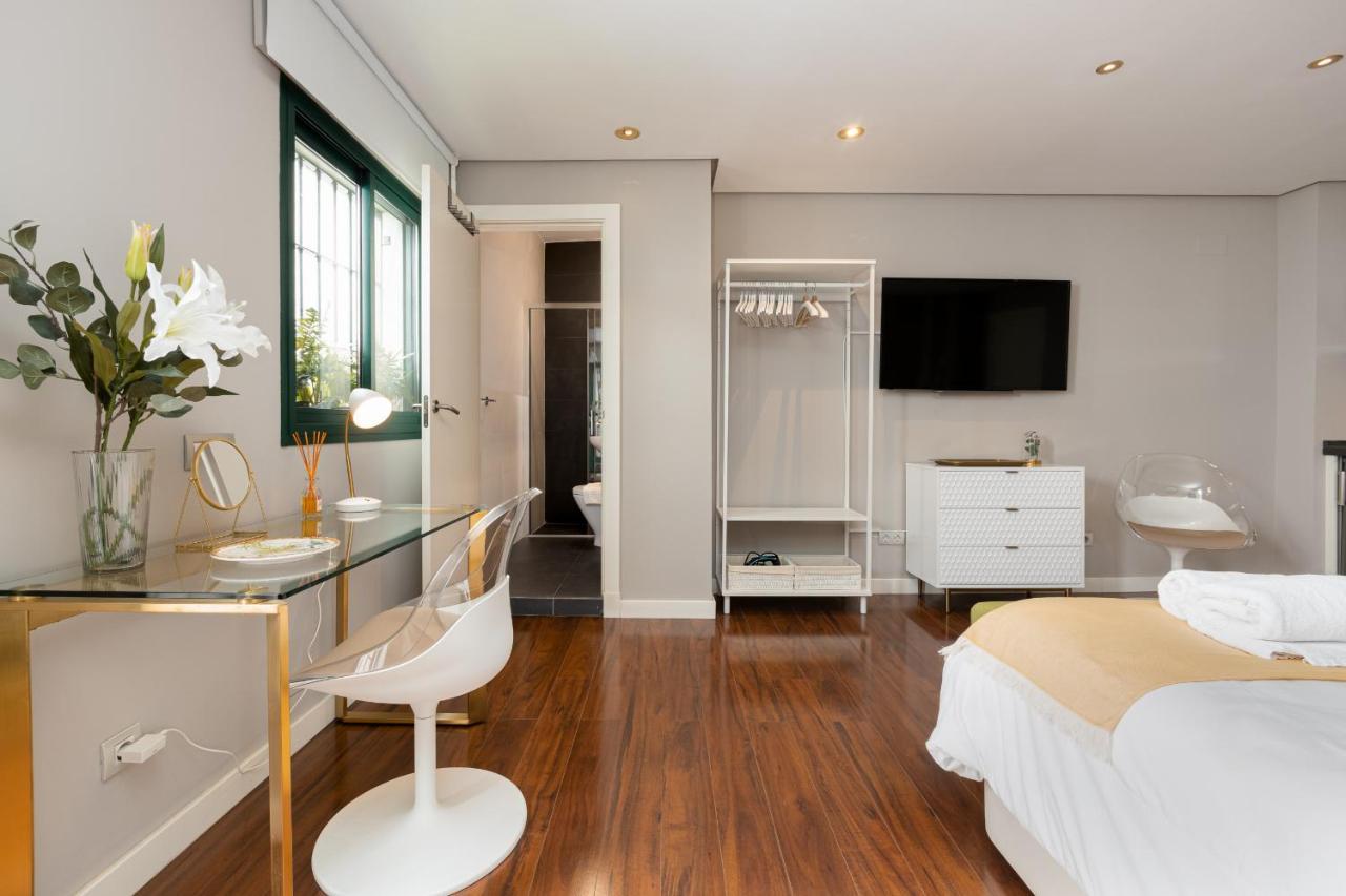 C30 Deluxe Studio With Terrace Into Cathedral Square Apartment Malaga Luaran gambar