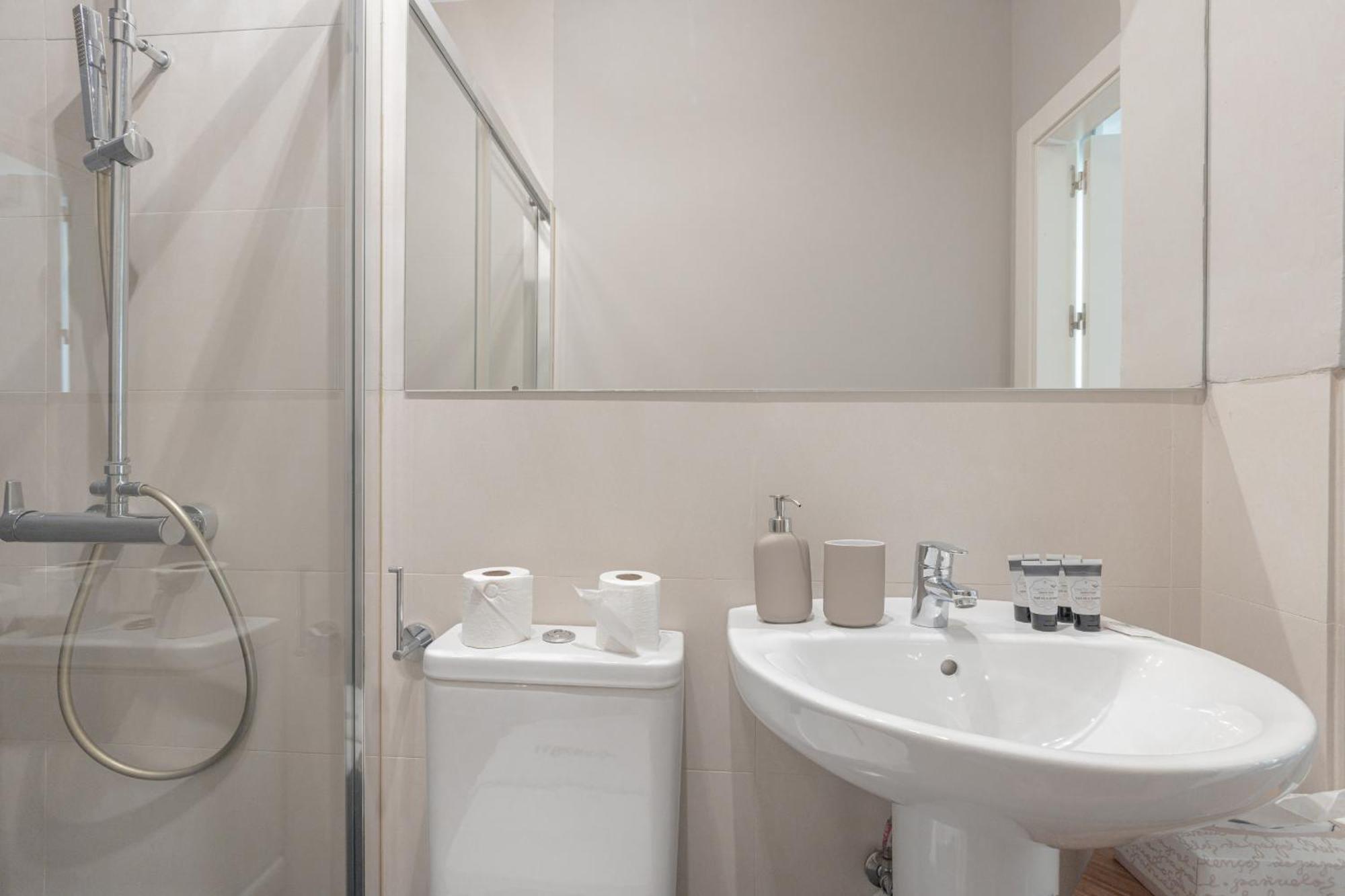 C30 Deluxe Studio With Terrace Into Cathedral Square Apartment Malaga Luaran gambar